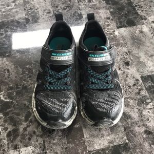 Boys sketchers shoes size 1